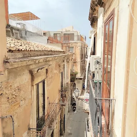 Edesia Apartment- Ortigia Holidays Apartament Syrakuzy